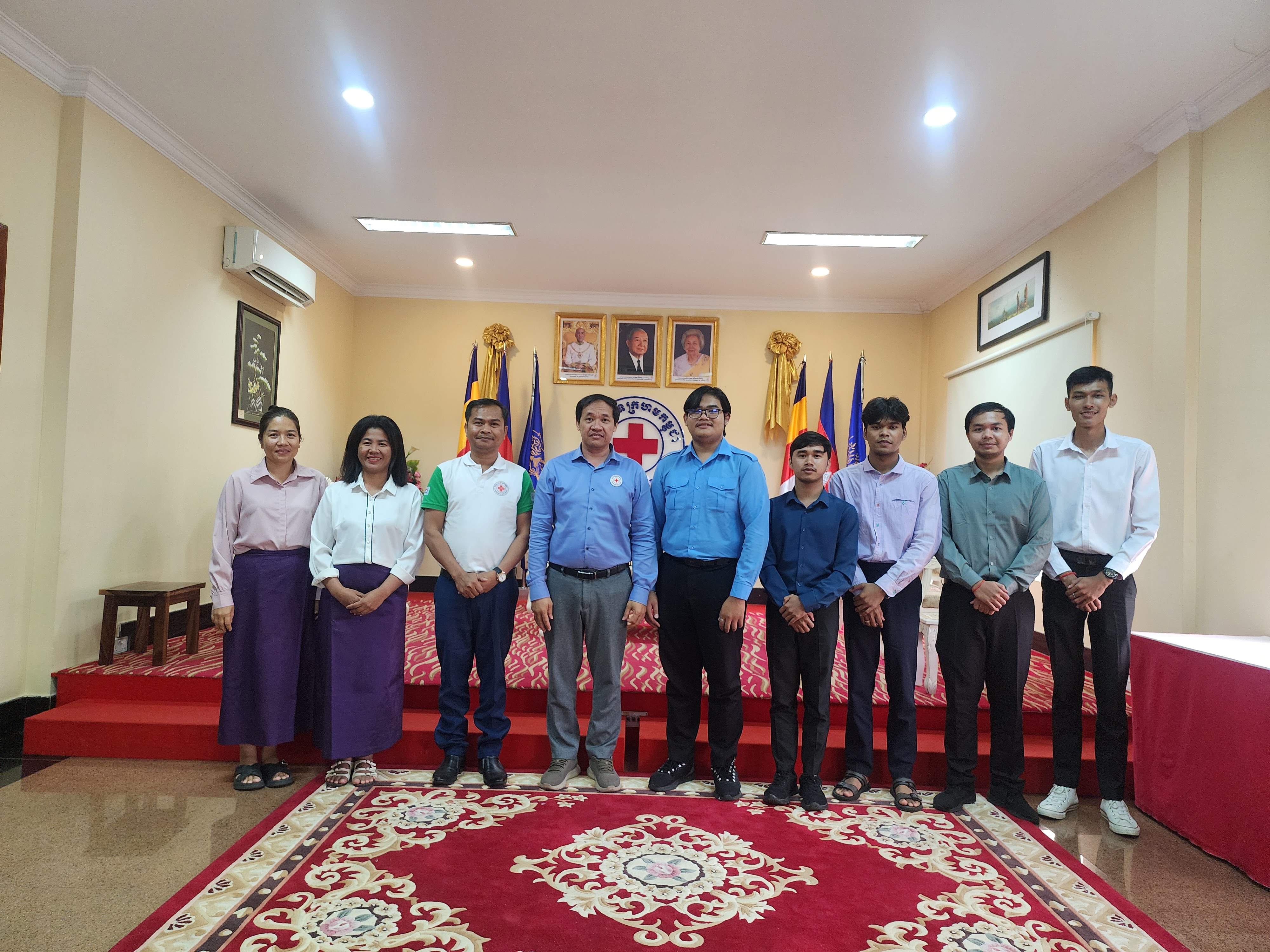 លទ្ធផលសារណាលើប្រធានបទ អភិវឌ្ឍប្រព័ន្ធគ្រប់គ្រងព័ត៌មានសមាជិកយុវជននៃកាកបាទក្រហមកម្ពុជា (ទីស្នាក់ការកណ្តាល) បានធ្វើបទបង្ហាញជូននាយកដ្ខានធនធានមនុស្សនៃសមាគមជាតិ កាកបាទក្រហមកម្ពុជា​ ទីស្នាក់ការកណ្តាលកាកបាទក្រហមកម្ពុជា